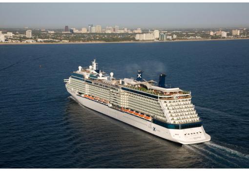El Celebrity Solstice llegando a un nuevo destino